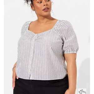 NWT Torrid Womens Sz 0 (L/12) Gray/White Stripe Seersucker Crop Top Button Front